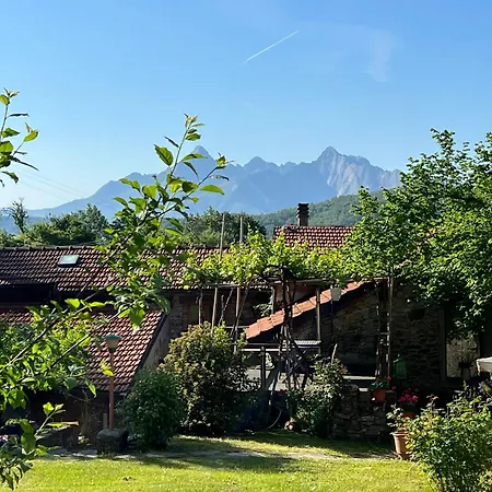 Agriturismo Luna Di Quarazzana In Tuscany Agroturismo *